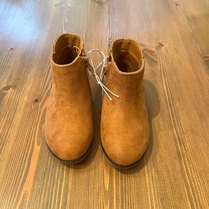 Brand new Cat and Jack Penelope boots toddler size 6